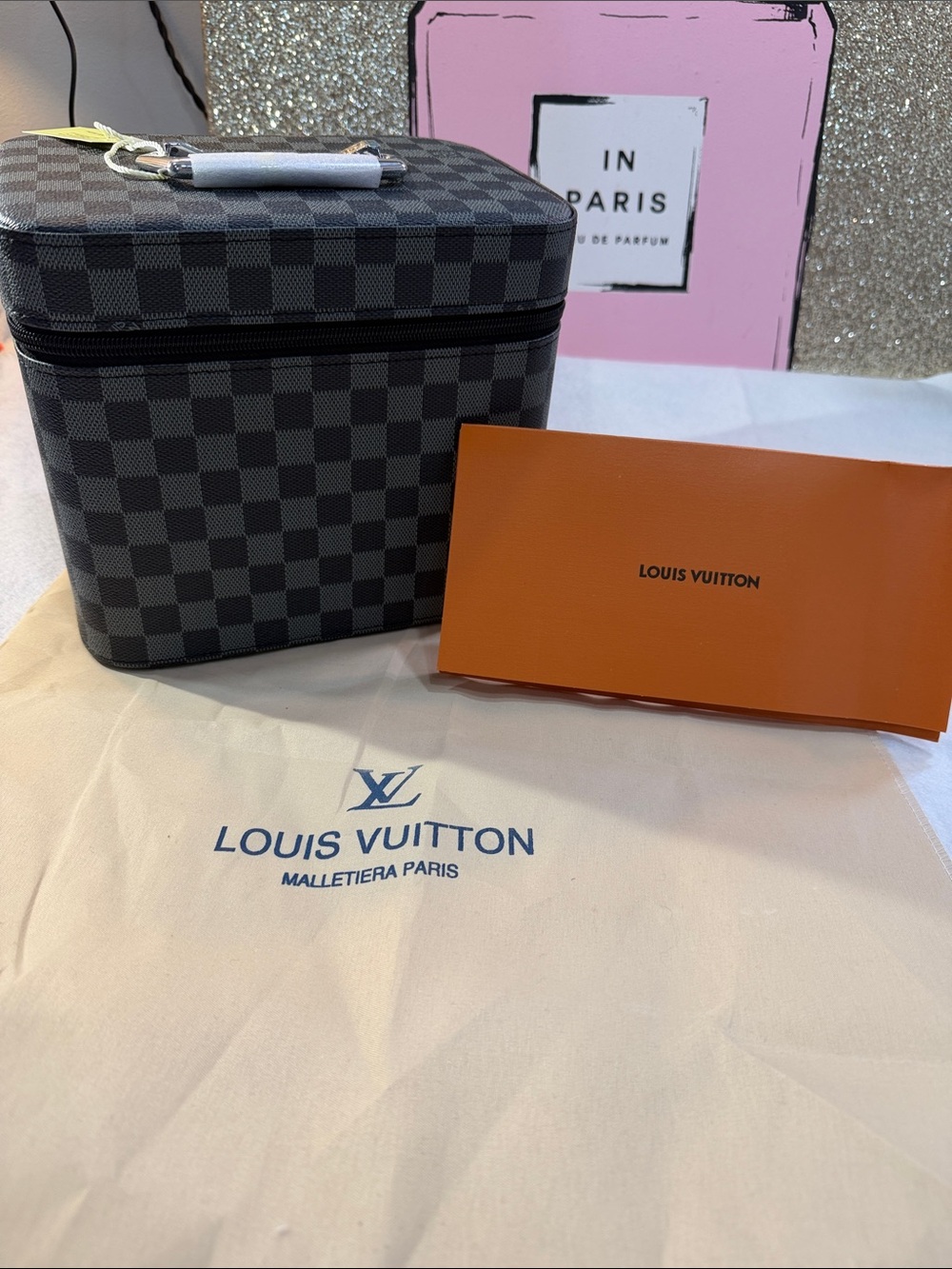 Lv Damier Graphite Vanity Case - Black & Gray 8.5x8